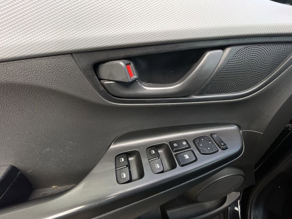 Used 2020 Hyundai Kona SEL Plus FWD image 22