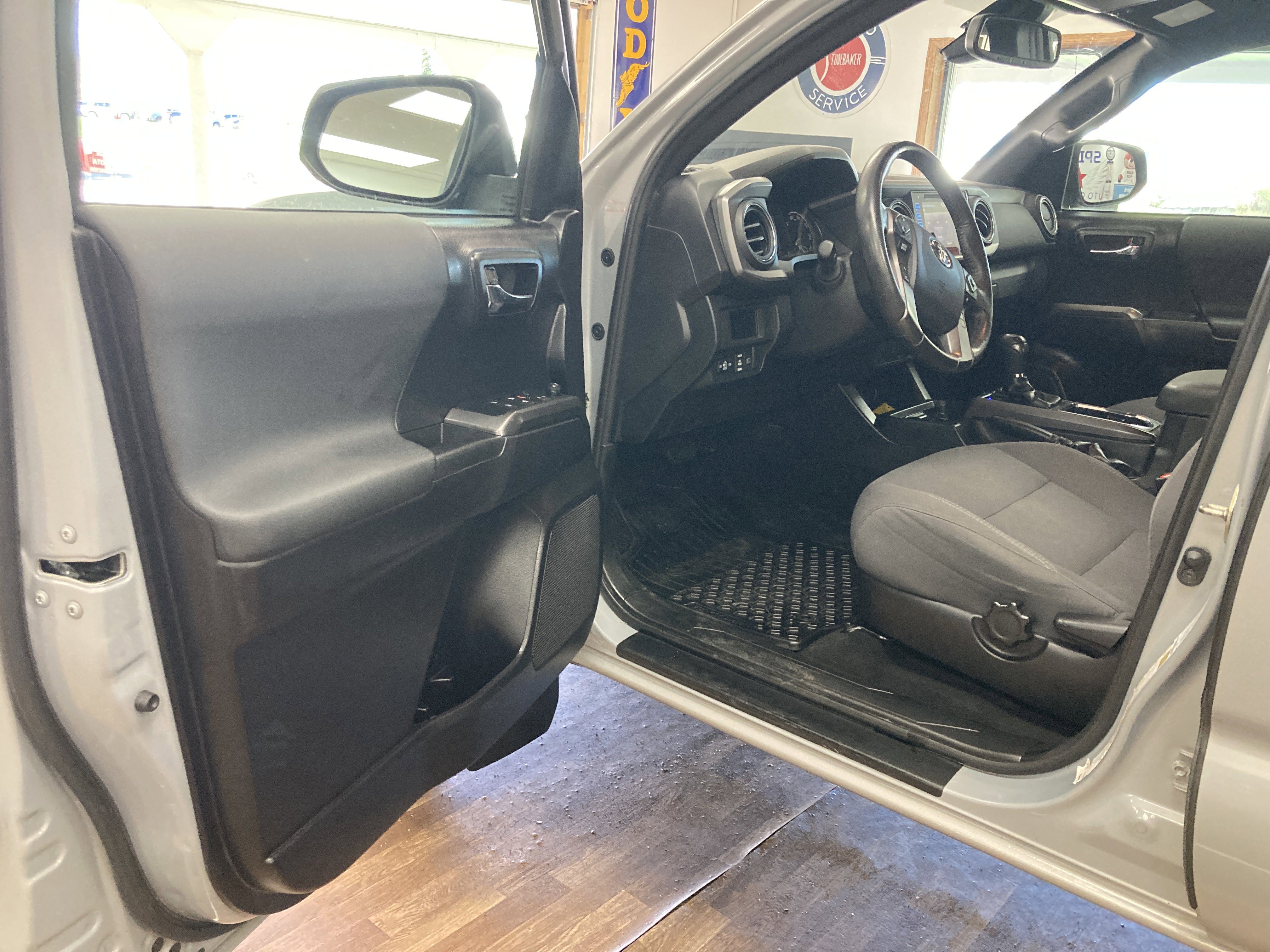 Used 2019 Toyota Tacoma 4x4 Double Cab image 10