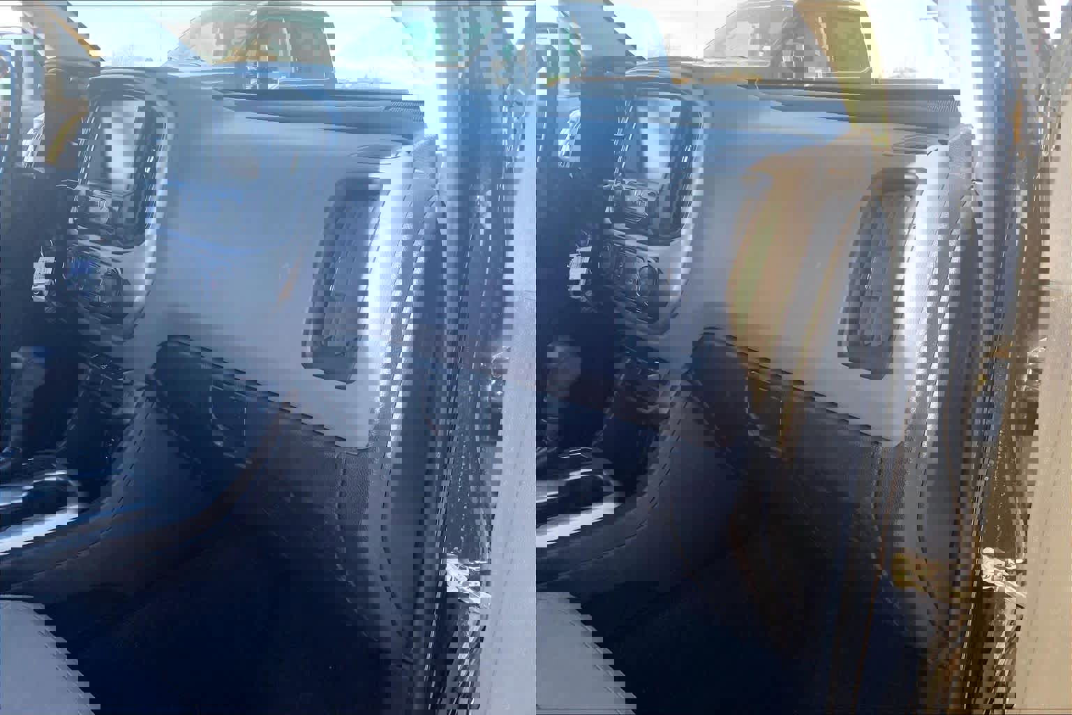 Used 2016 Chevrolet Colorado LT w/ LT Convenience Package image 18