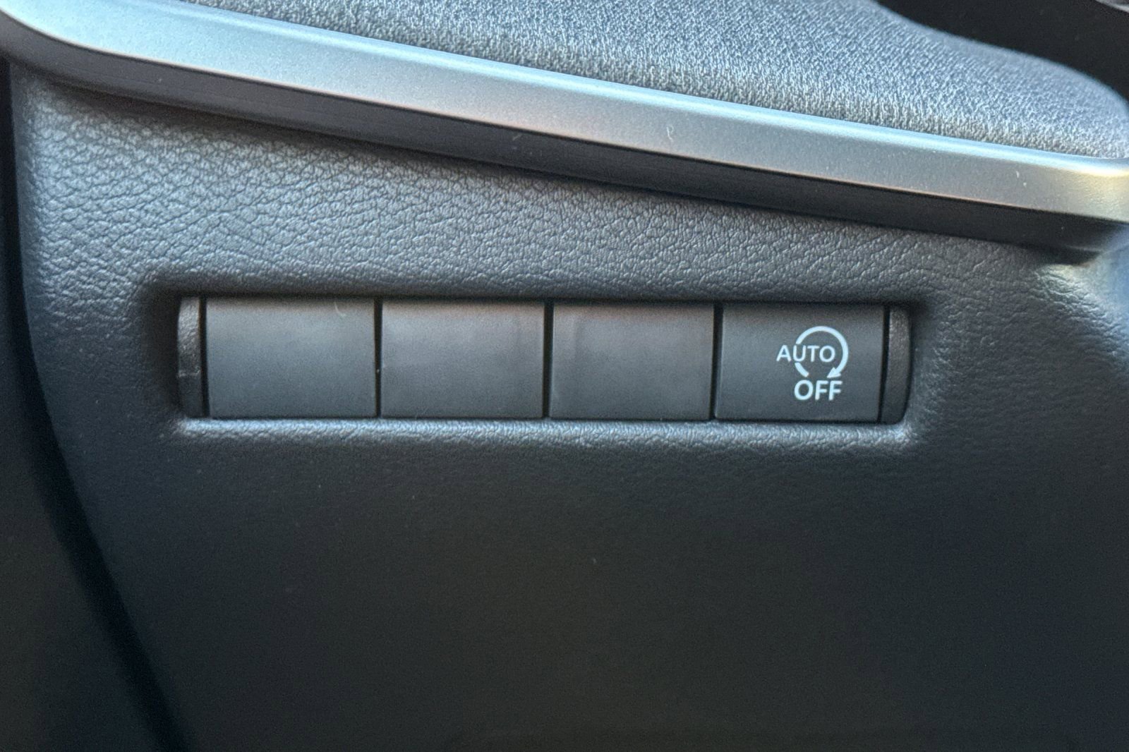 New 2026 Nissan Kicks S image 31