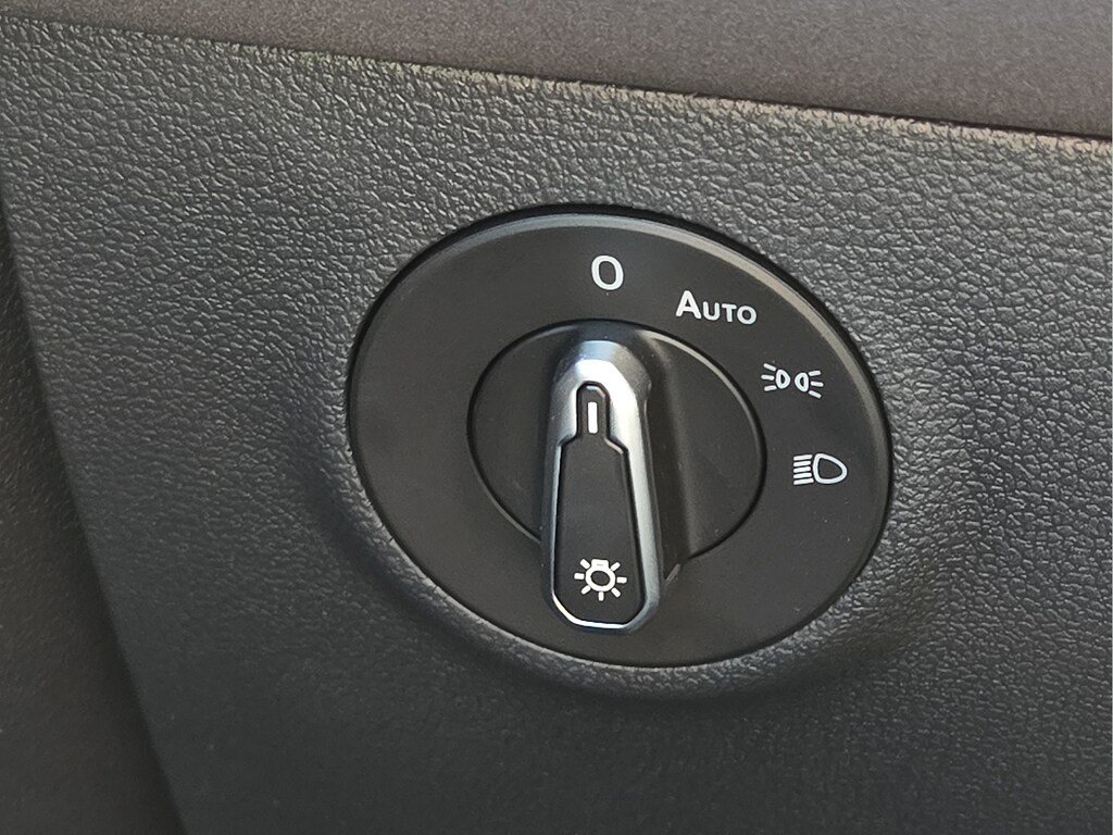 New 2026 Volkswagen Taos SE FWD image 20