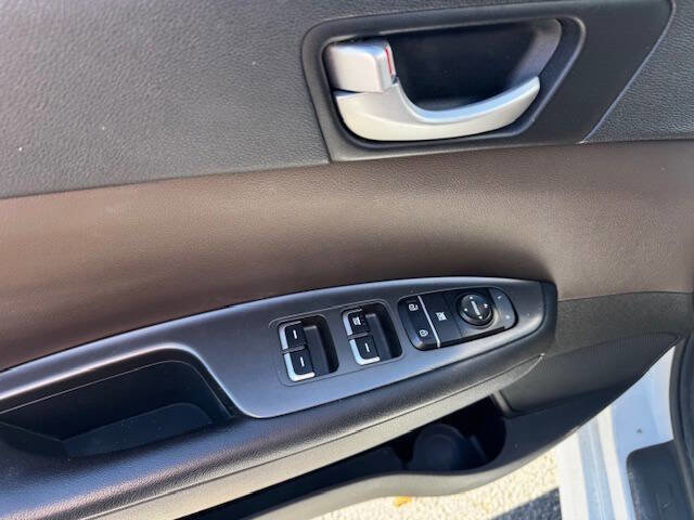 Used 2019 Kia Optima LX image 39