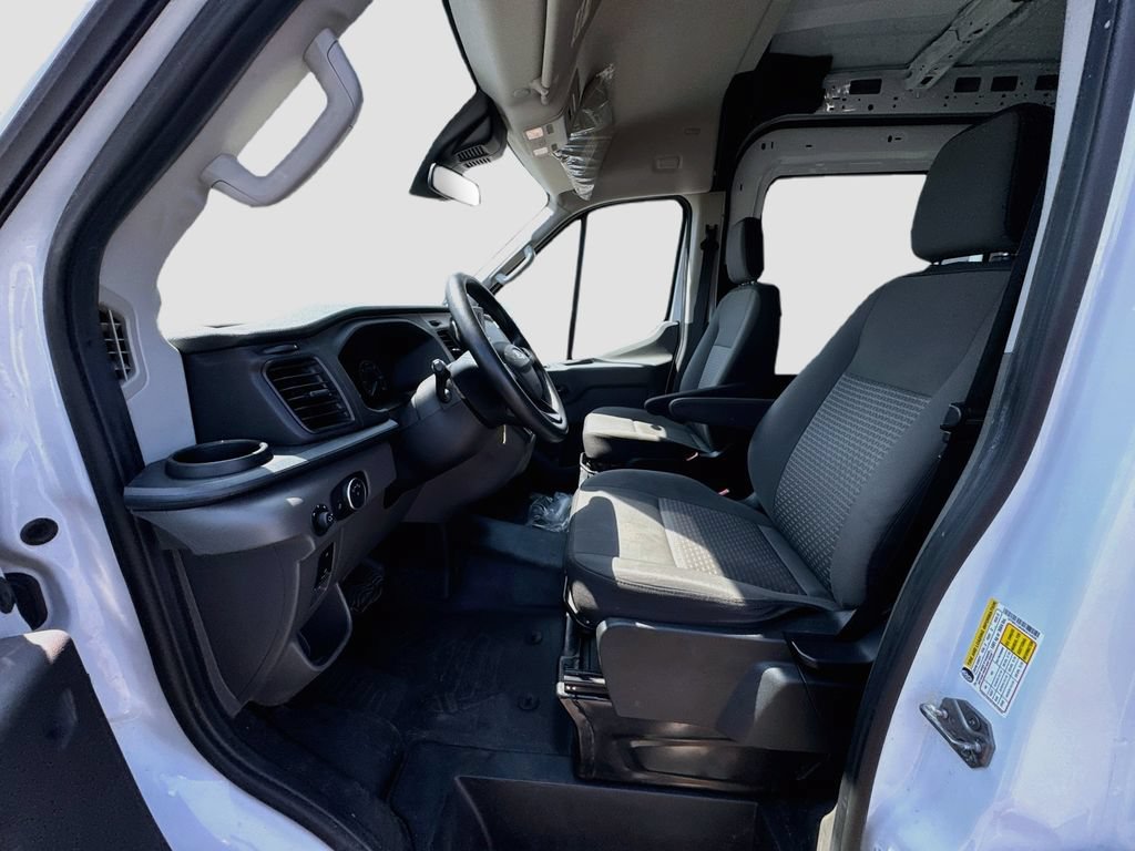 Used 2024 Ford Transit 250 148 Medium Roof RWD image 19