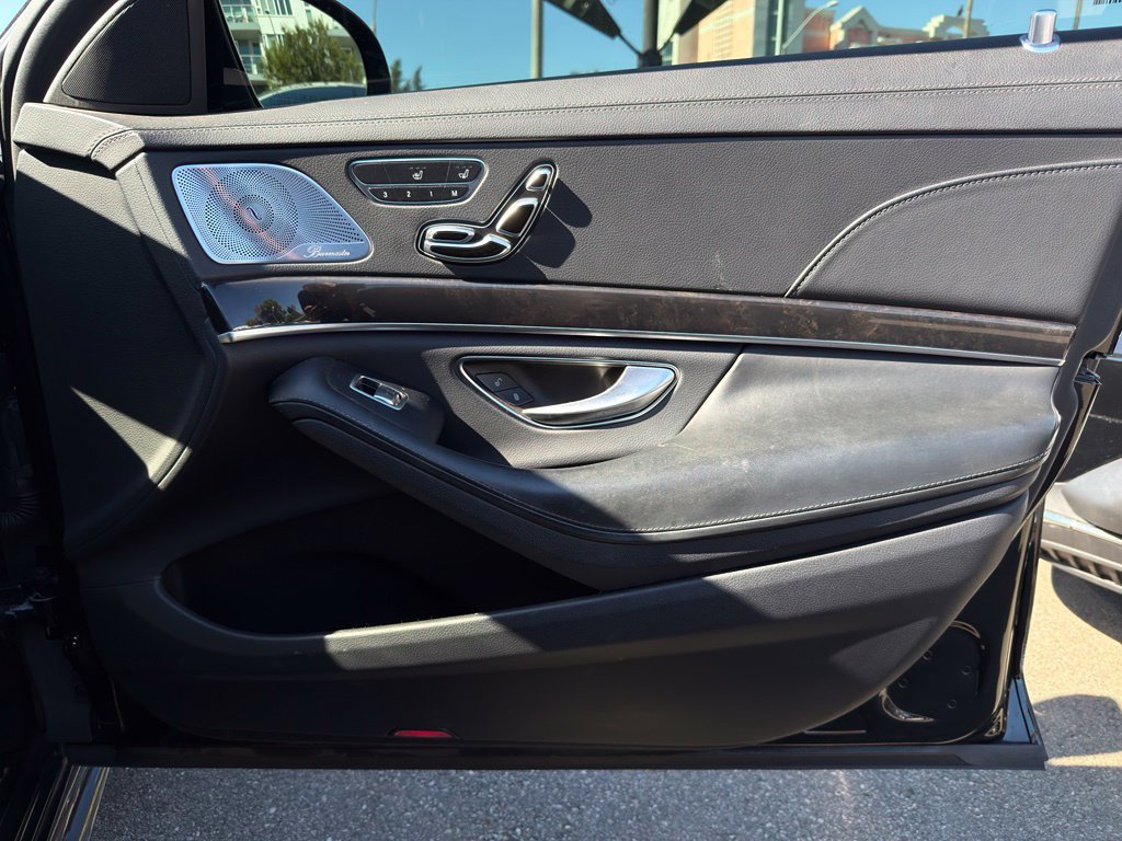 Used 2019 Mercedes-Benz S 560 Sedan image 27