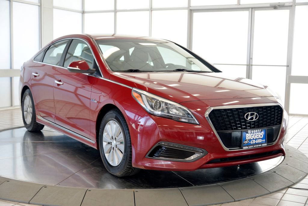 Used 2016 Hyundai Sonata SE FWD image 2