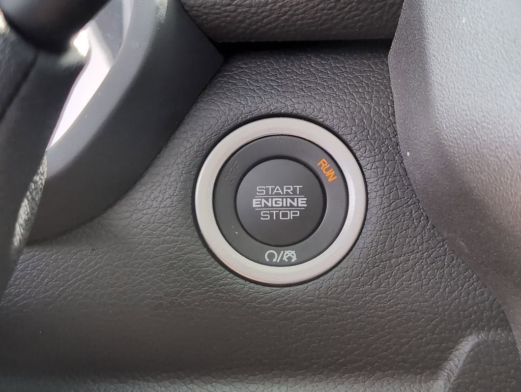 Used 2025 RAM 2500 Laramie AWD/4WD image 24