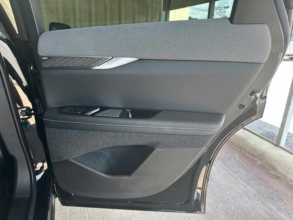 New 2026 Cadillac Optiq Luxury 1 RWD image 30