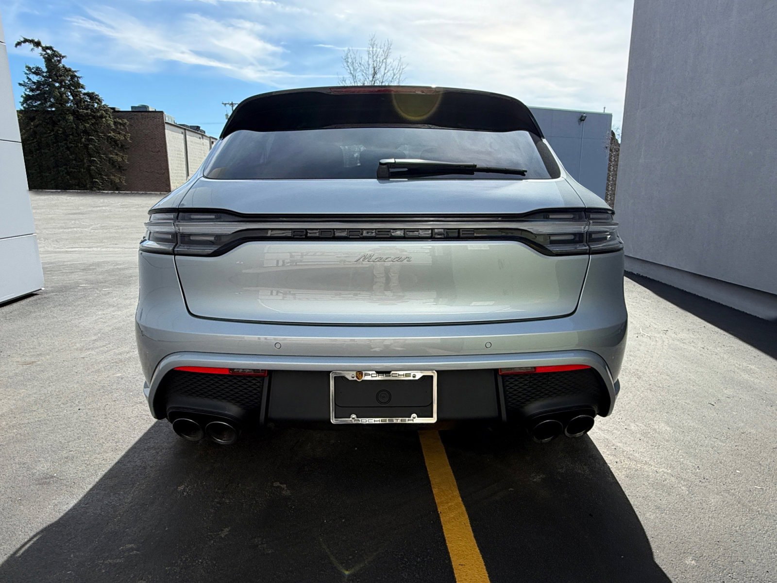 Used 2025 Porsche Macan image 8