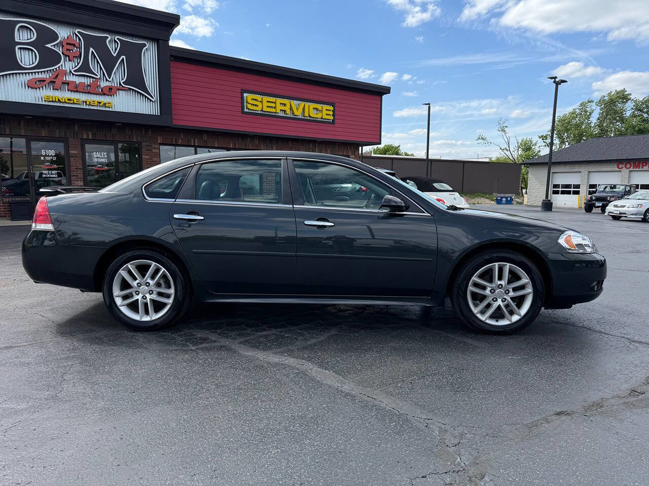 Used 2014 Chevrolet Impala LTZ FWD image 8