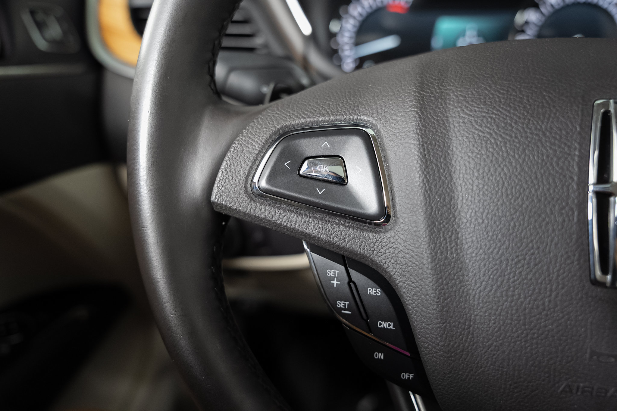 Used 2015 Lincoln MKC FWD w/ Equipment Group 101A Select image 29