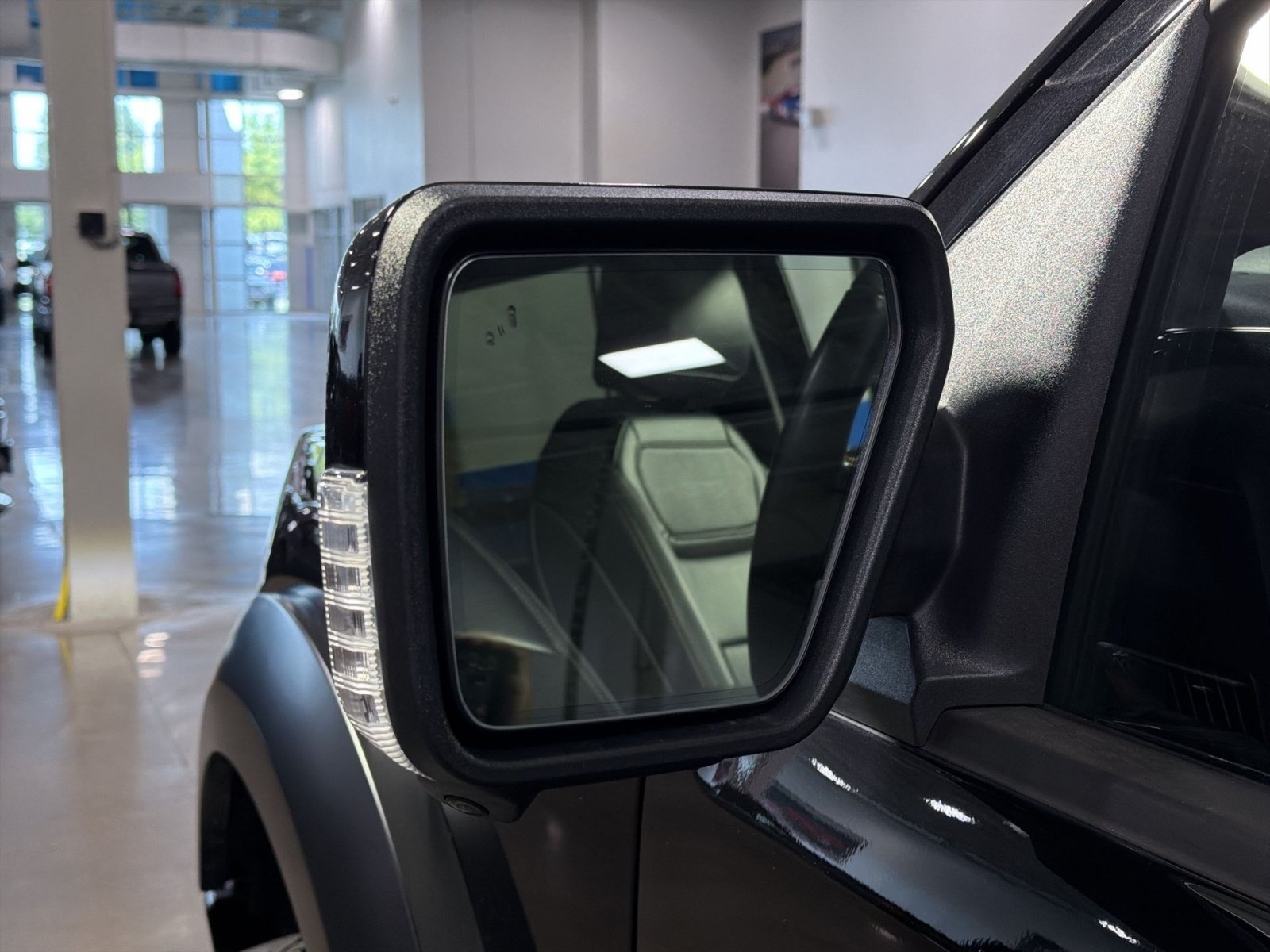 Used 2025 Ford F150 Raptor AWD/4WD image 14