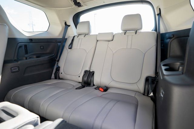 Used 2025 Honda Pilot EX-L image 33