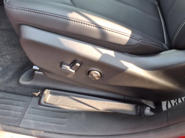 New 2025 Chrysler Voyager LX image 6