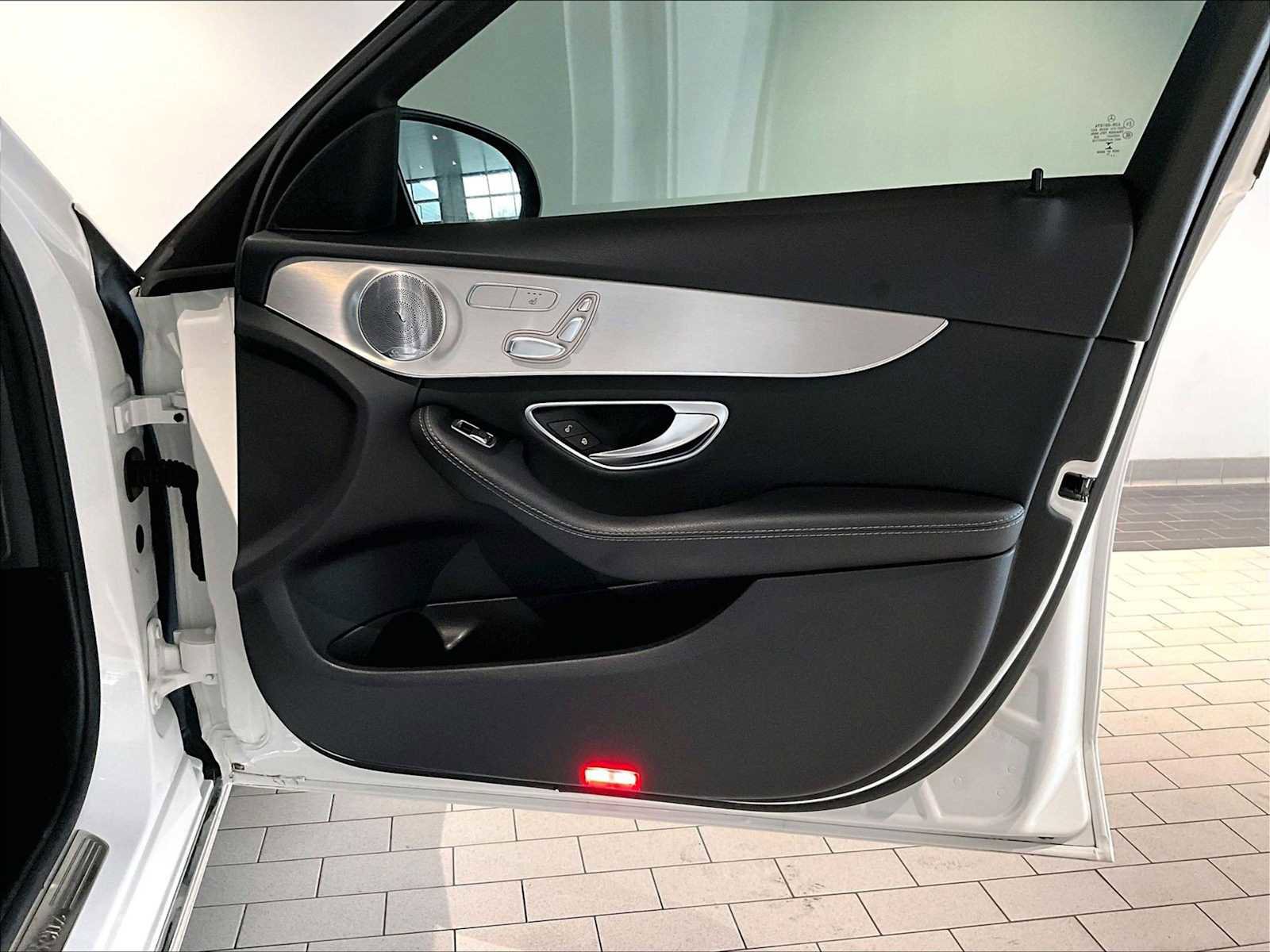 Used 2018 Mercedes-Benz C 300 Sedan image 27
