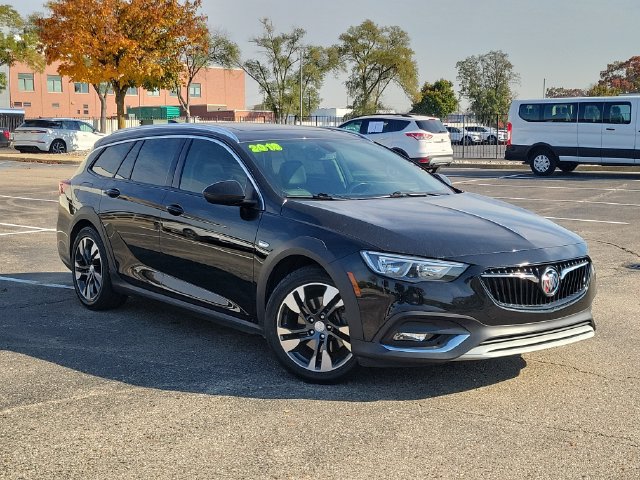 Used 2018 Buick Regal Essence w/ Sights and Sounds Package AWD/4WD image 31
