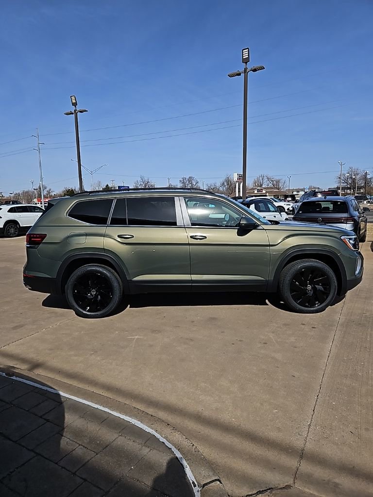 New 2026 Volkswagen Atlas SE image 4