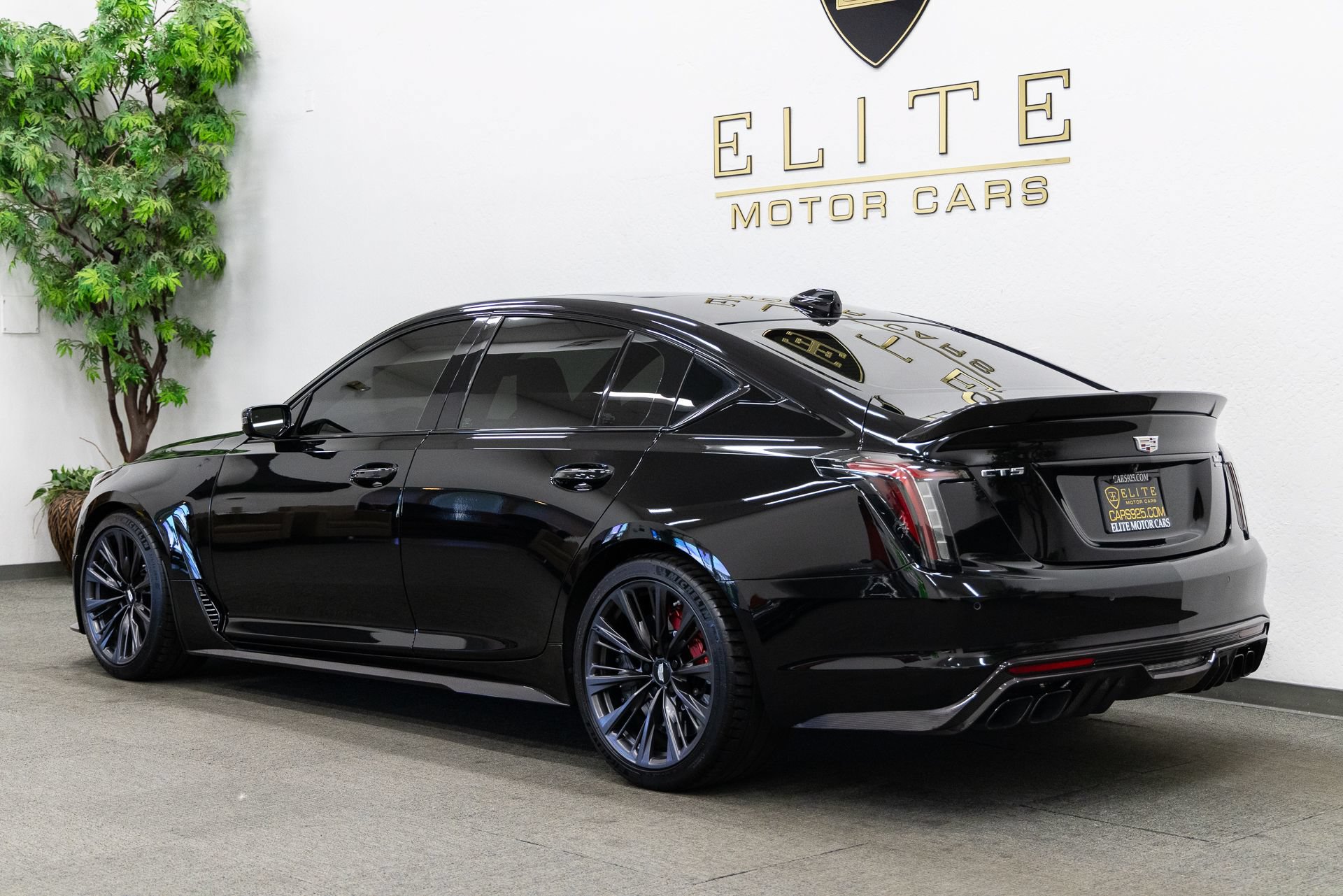 Used 2023 Cadillac CT5 V Blackwing w/ Carbon Fiber Package 2 RWD image 3