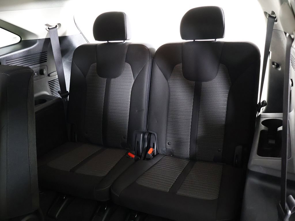 Used 2023 Kia Sorento LX image 34