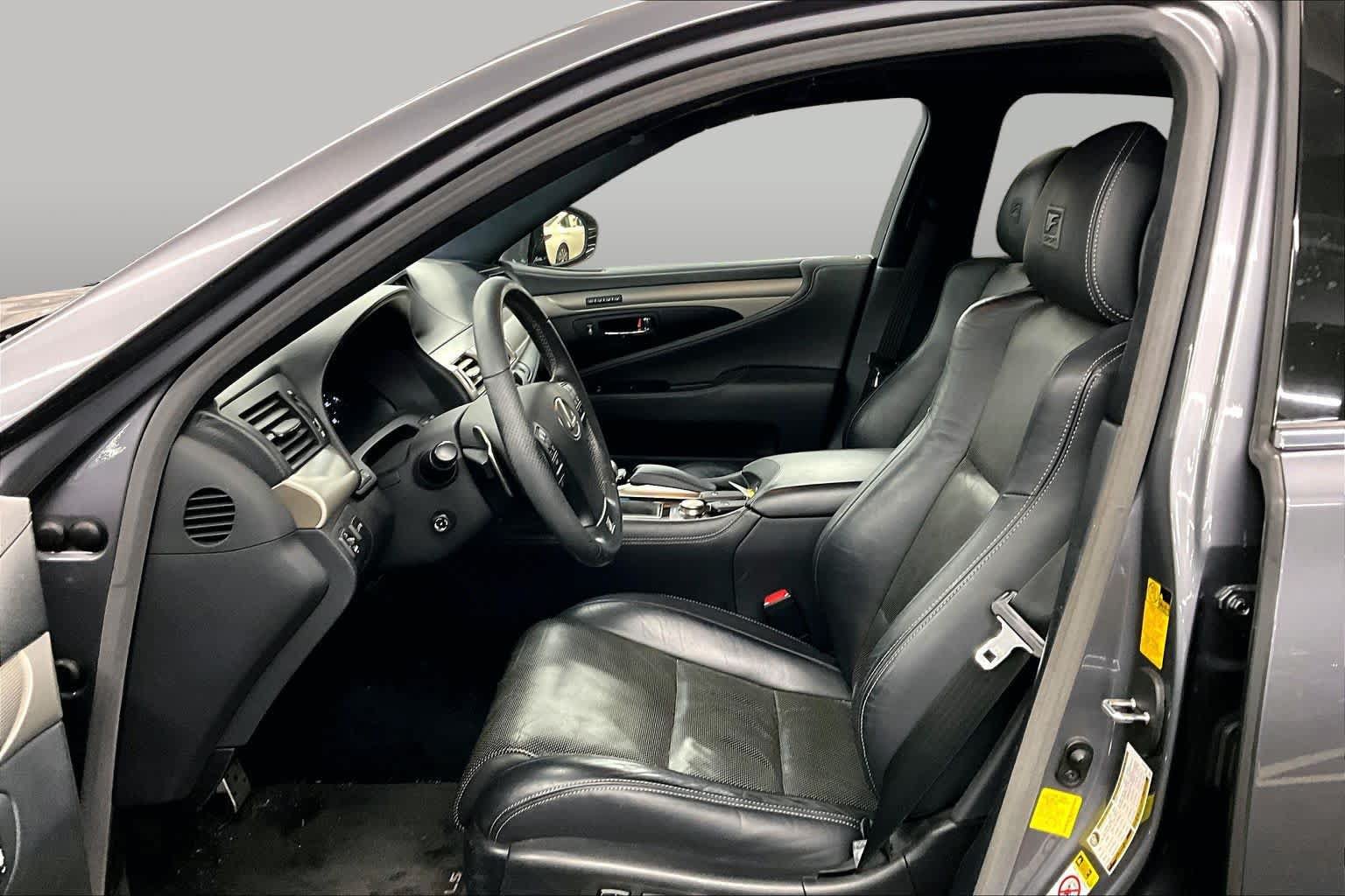 Used 2014 Lexus LS 460 w/ F Sport Package RWD image 7