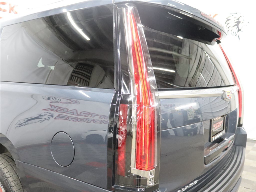 Used 2020 Cadillac Escalade ESV Luxury w/ LPO, Radiant Package AWD/4WD image 9