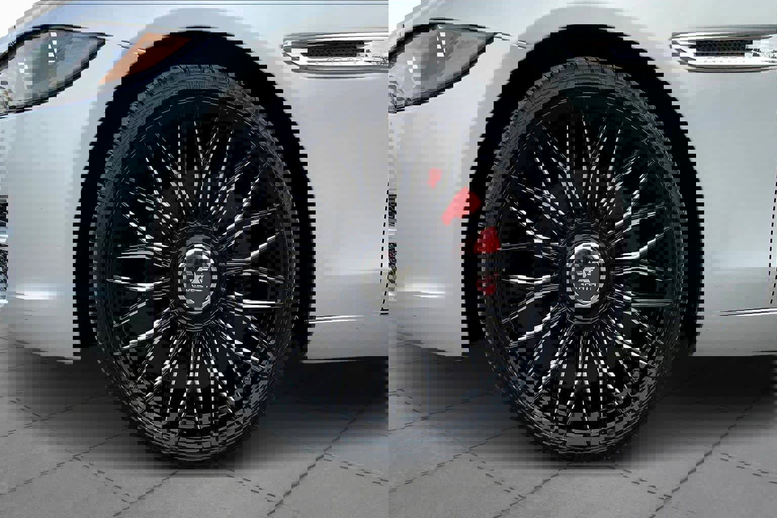 Used 2018 Jaguar XE Premium image 10