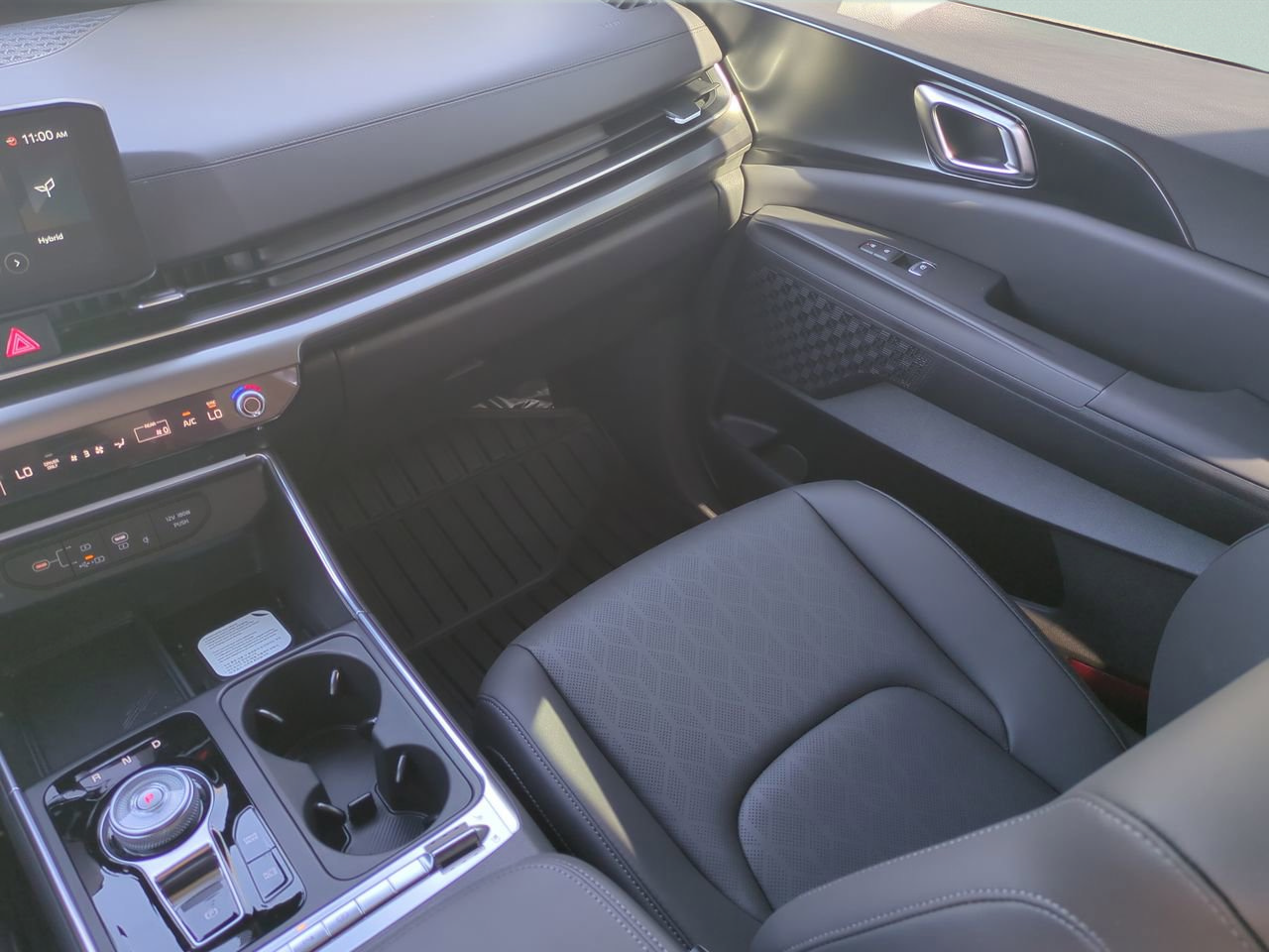 New 2026 Kia Carnival SX w/ SX Dark Edition Package FWD image 17