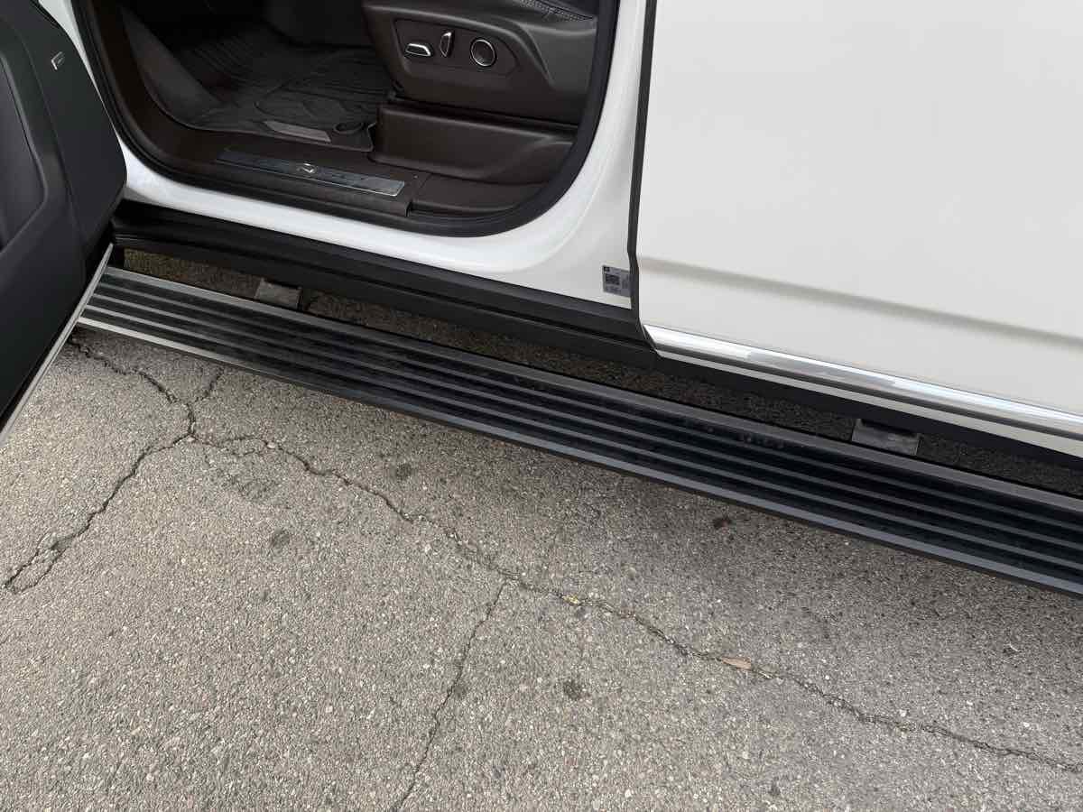 Used 2021 GMC Yukon Denali w/ Denali Ultimate Package image 12