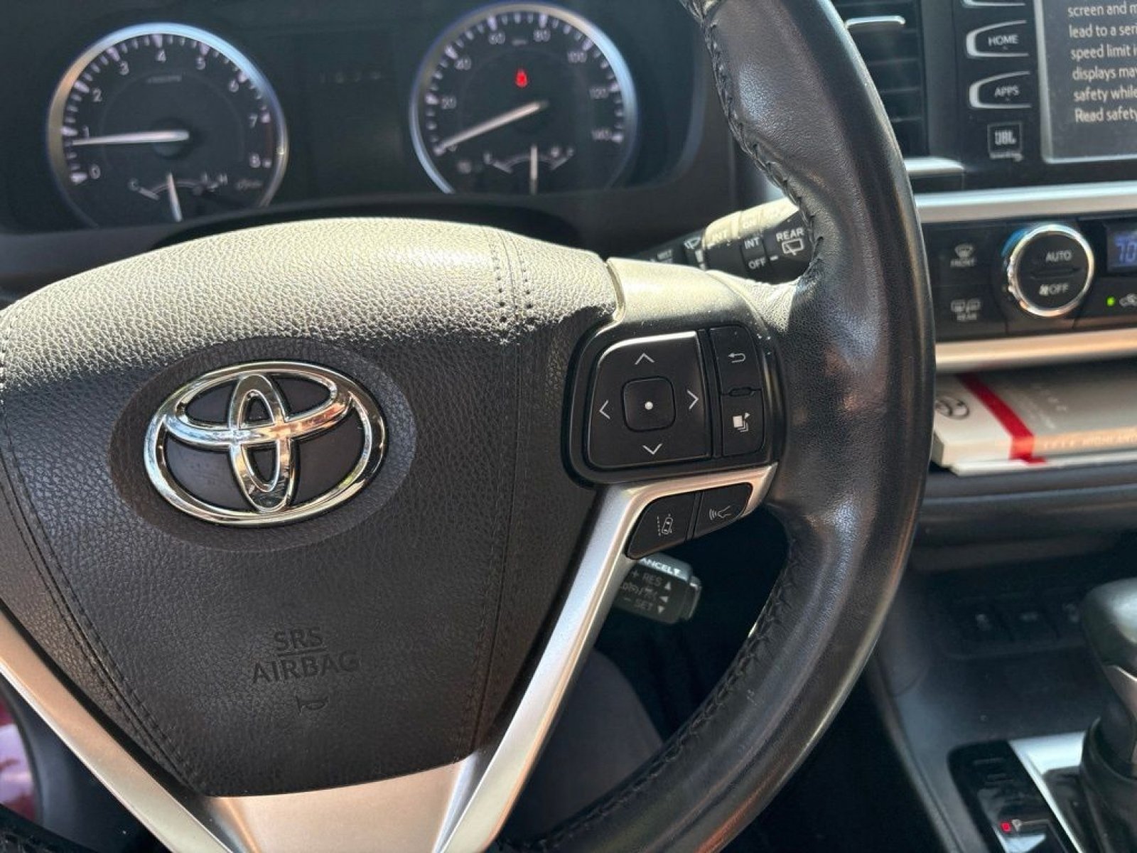 Used 2018 Toyota Highlander Limited AWD/4WD image 18