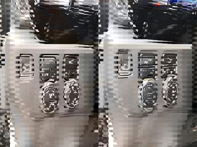 Used 2022 Chevrolet Silverado 1500 LT image 15