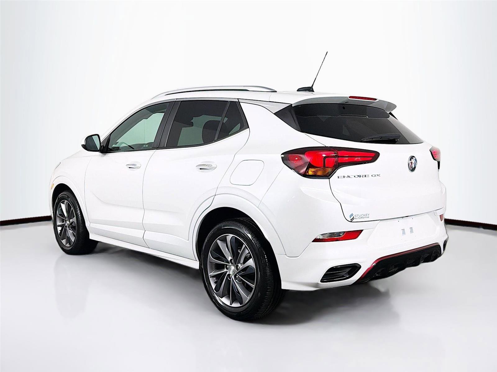 Used 2022 Buick Encore GX Select w/ Sport Touring Package image 5