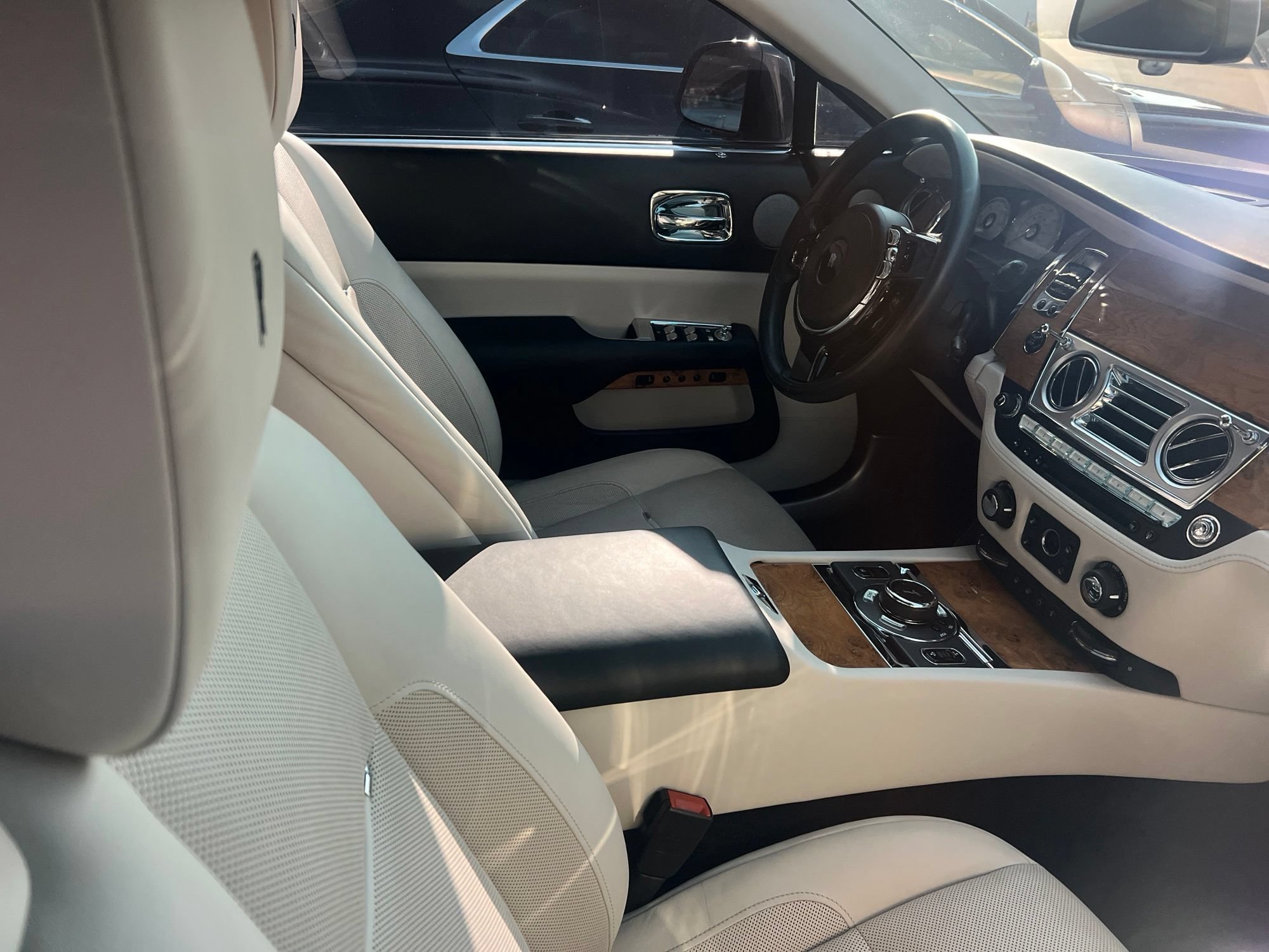Used 2017 Rolls-Royce Wraith RWD image 7
