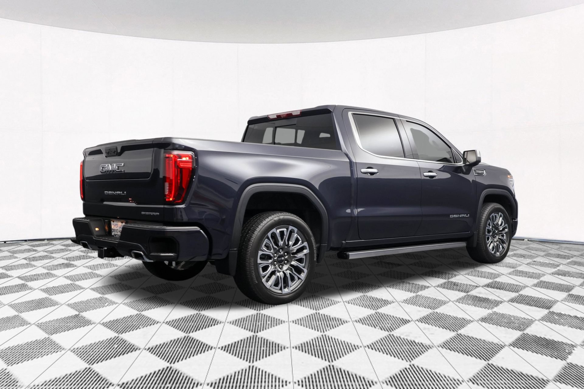 Used 2025 GMC Sierra 1500 Denali Ultimate AWD/4WD image 46