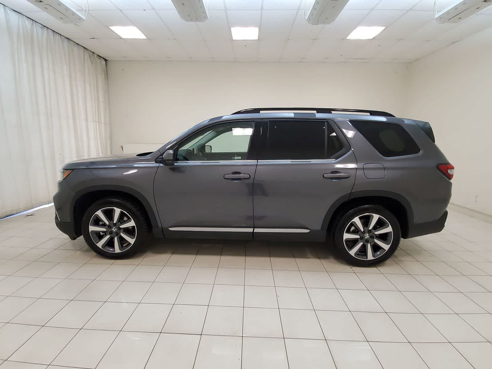 Certified 2025 Honda Pilot Touring image 29