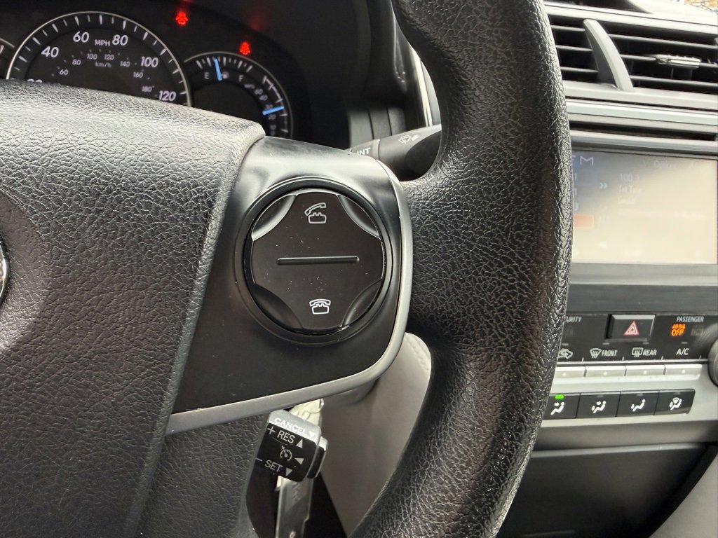 Used 2013 Toyota Camry LE image 27