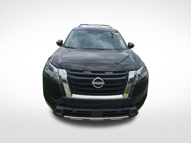 Used 2023 Nissan Pathfinder SL FWD image 2