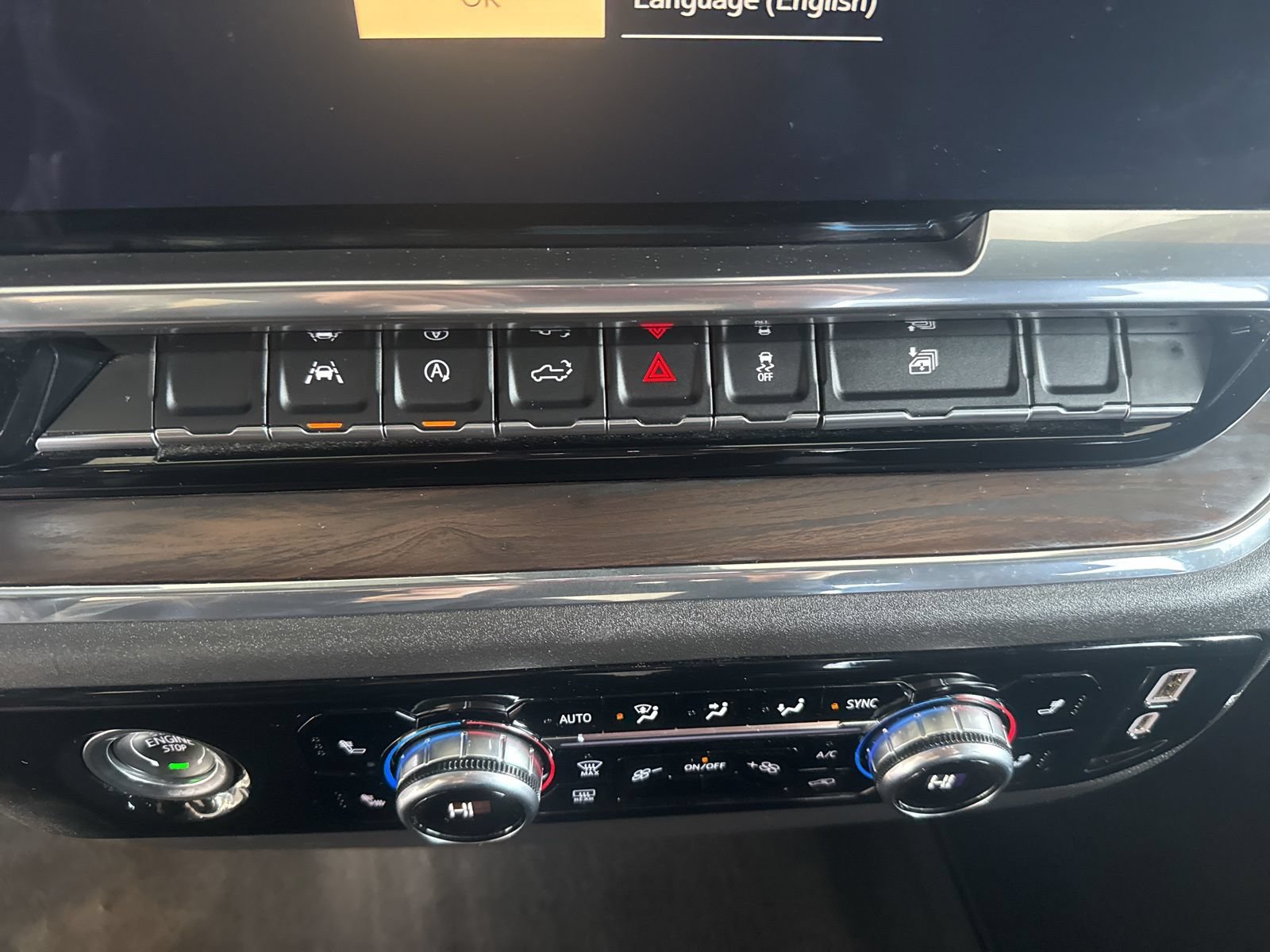 Used 2024 GMC Sierra 1500 SLT AWD/4WD image 33