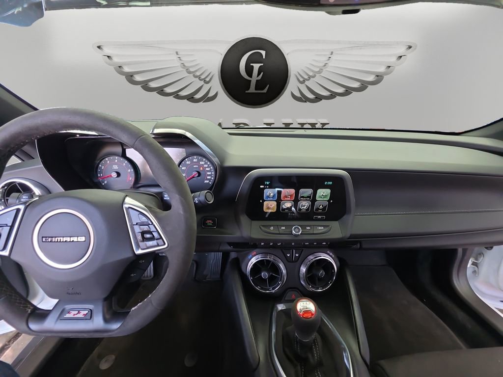 Used 2018 Chevrolet Camaro SS RWD image 11