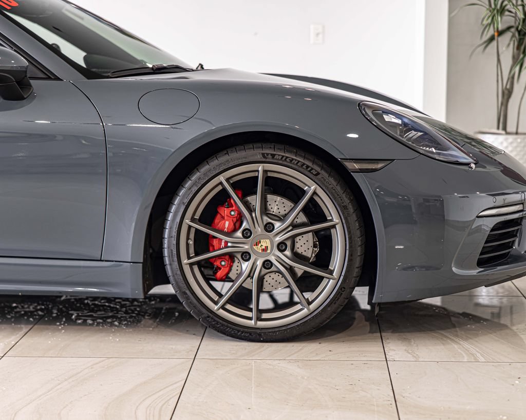 Used 2018 Porsche 718 Cayman S RWD image 11