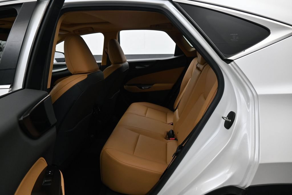 Used 2025 Lexus NX 250 FWD w/ Towing Package (2000 Lbs) image 30