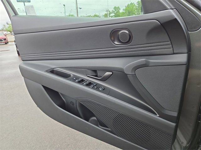 New 2025 Hyundai Elantra SEL image 22