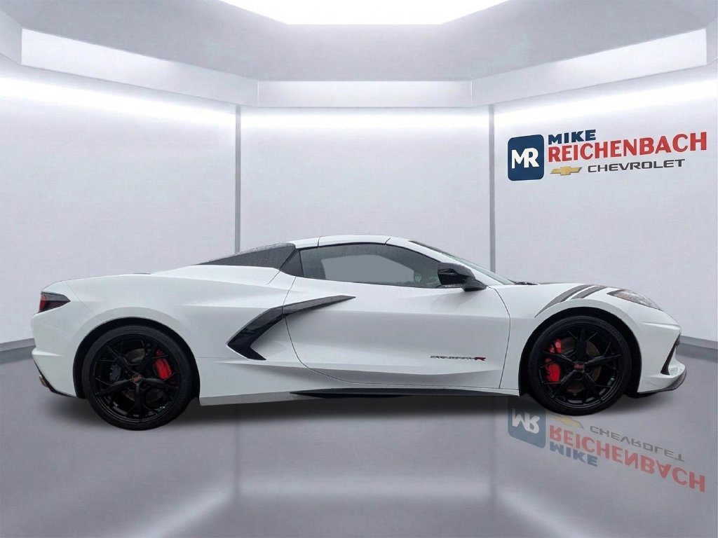 Used 2023 Chevrolet Corvette Stingray Premium Conv w/ Z51 Performance Package RWD image 3