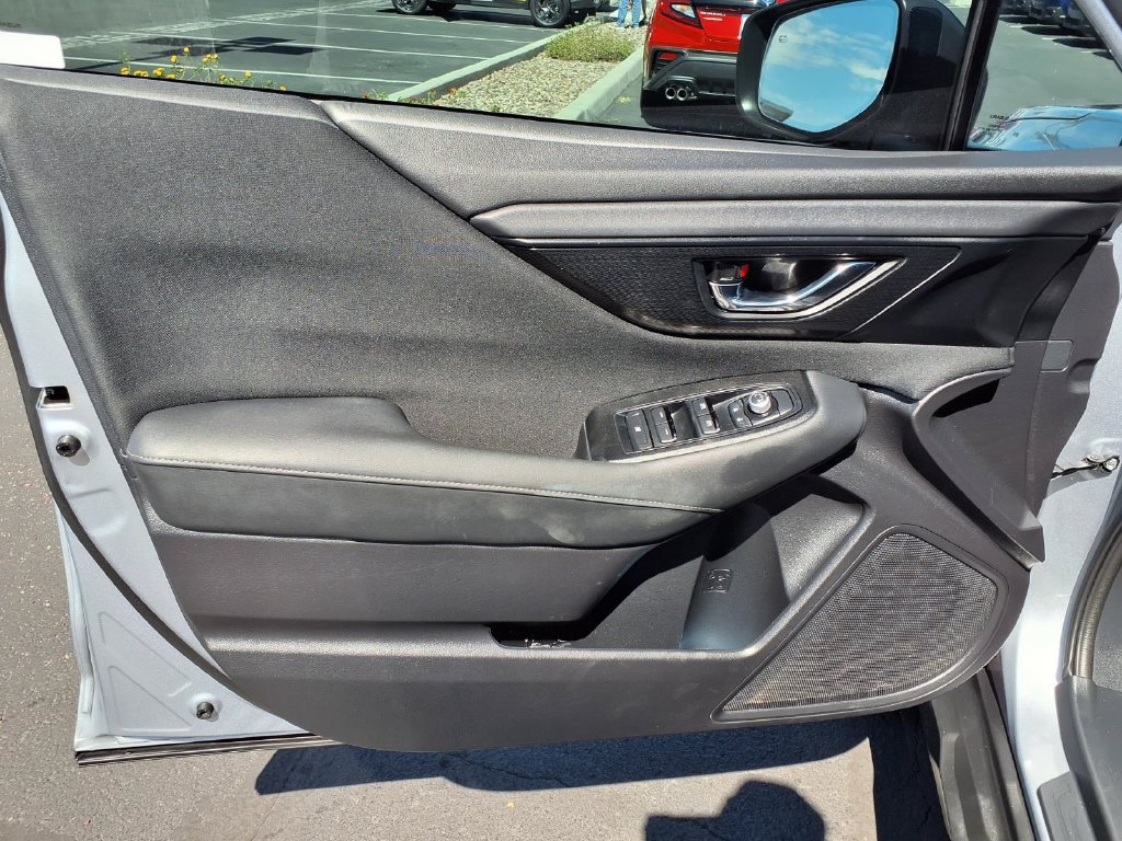 Used 2025 Subaru Outback Premium AWD/4WD image 24