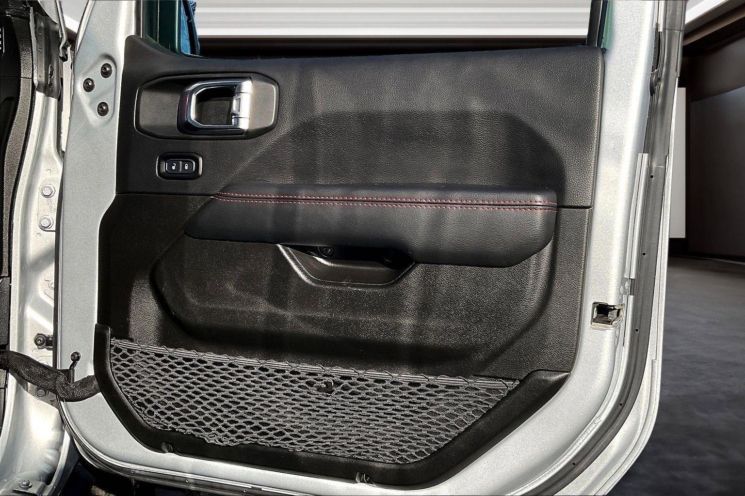 Used 2022 Jeep Wrangler Unlimited Rubicon w/ Steel Bumper Group image 19