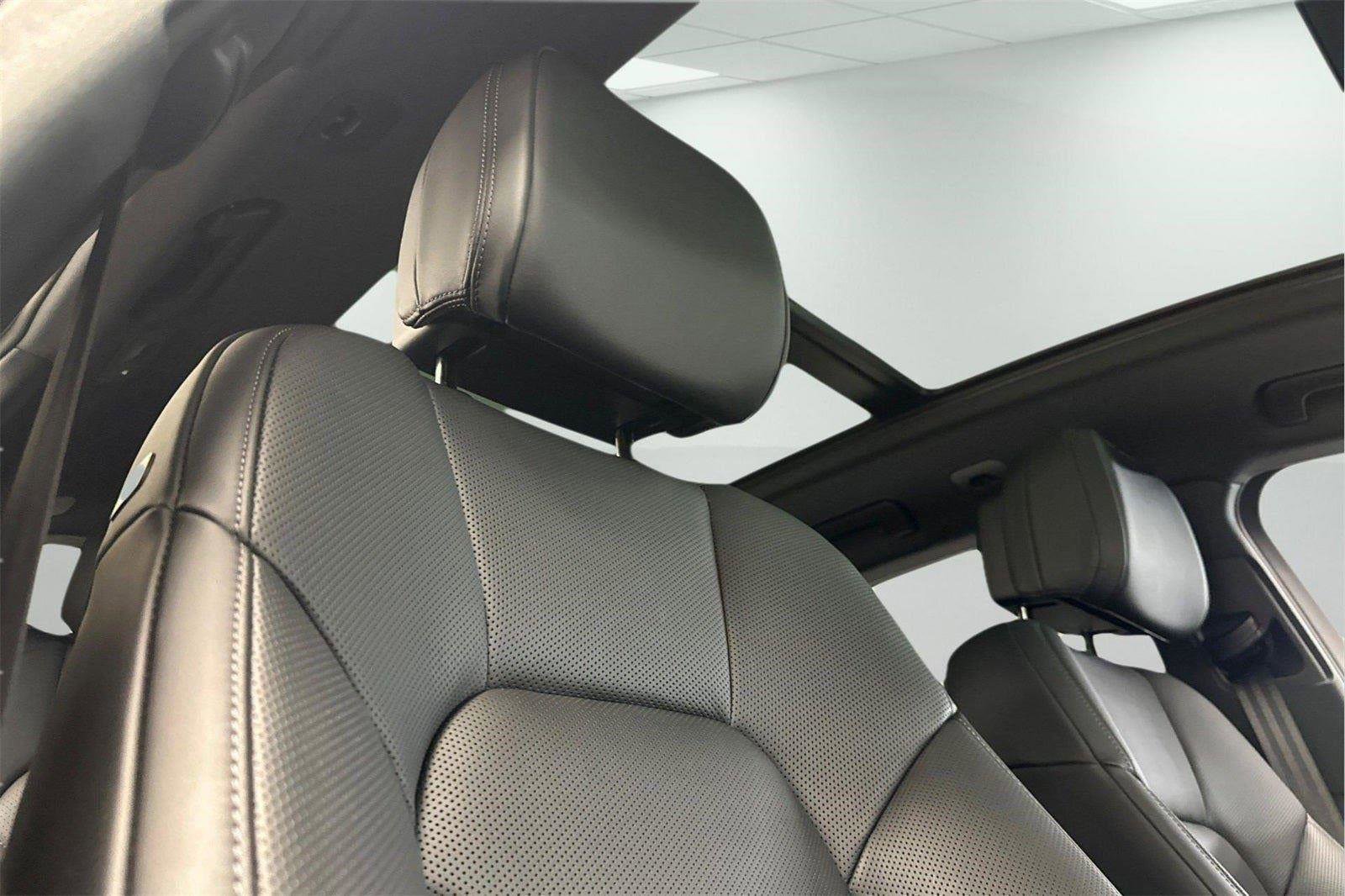 New 2025 Porsche Macan image 92