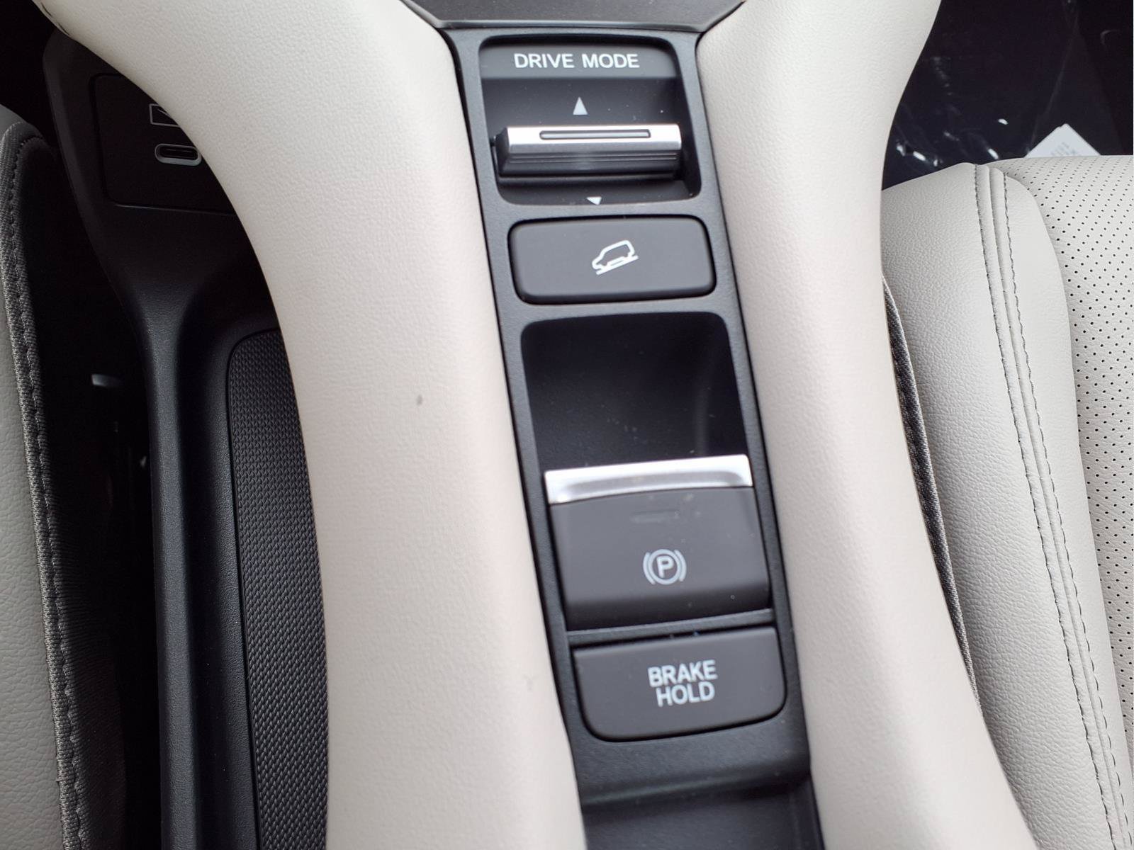 New 2026 Honda HR-V EX-L image 24