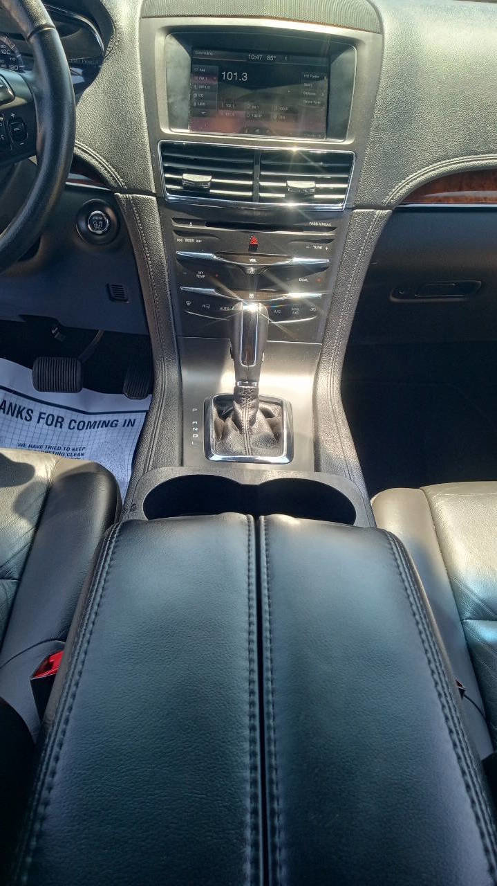 Used 2014 Lincoln MKT AWD image 15
