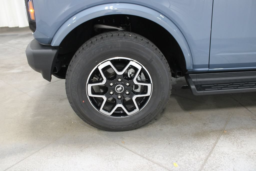 Used 2025 Ford Bronco Outer Banks AWD/4WD image 14