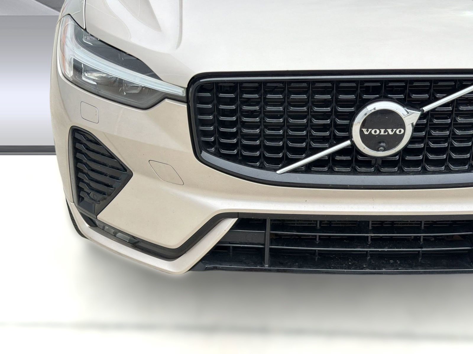 Used 2024 Volvo XC60 B5 Plus w/ Protection Package Premier AWD/4WD image 28