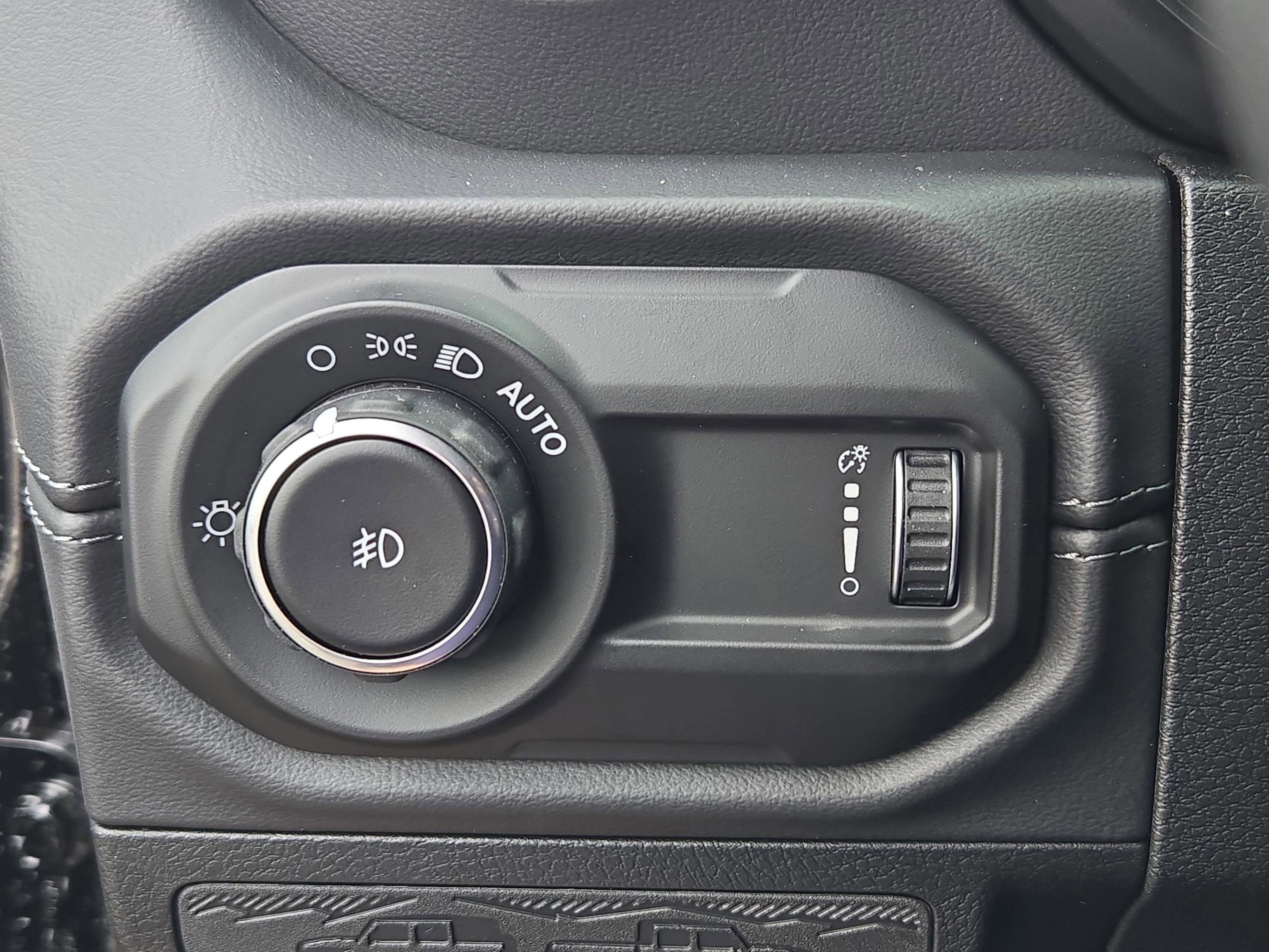 New 2025 Jeep Wrangler Sahara image 31