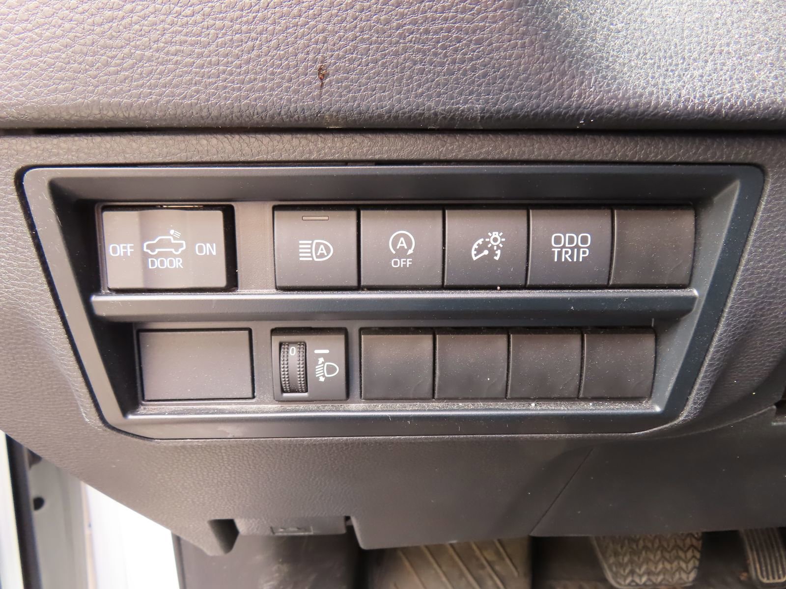 Used 2024 Toyota Tundra SR w/ SR Tow Package image 8